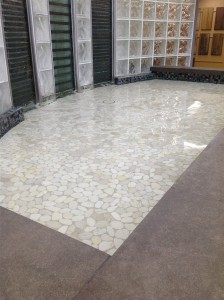 White sliced pebble mosaics